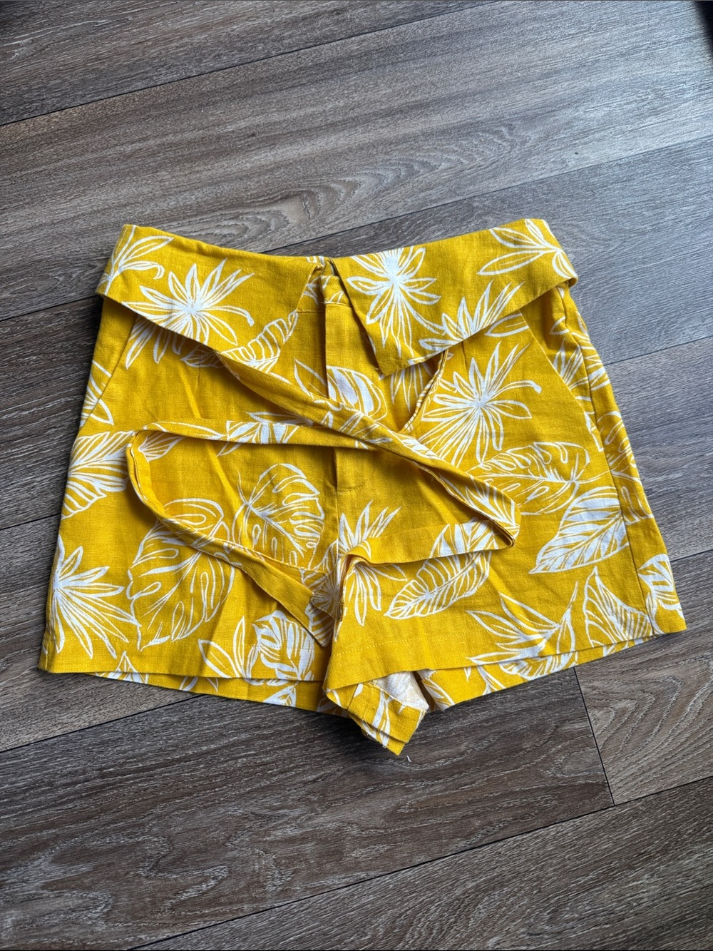 Yellow Tropical Print Belted Women’s Shorts